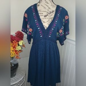 Women's Blue Rain V Neck Floral Embroidered Navy Blue Dress Size Medium